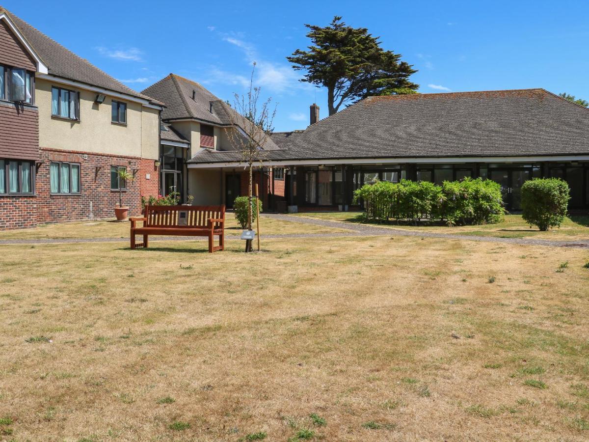 Flat 32 - Marine Court * Littlehampton