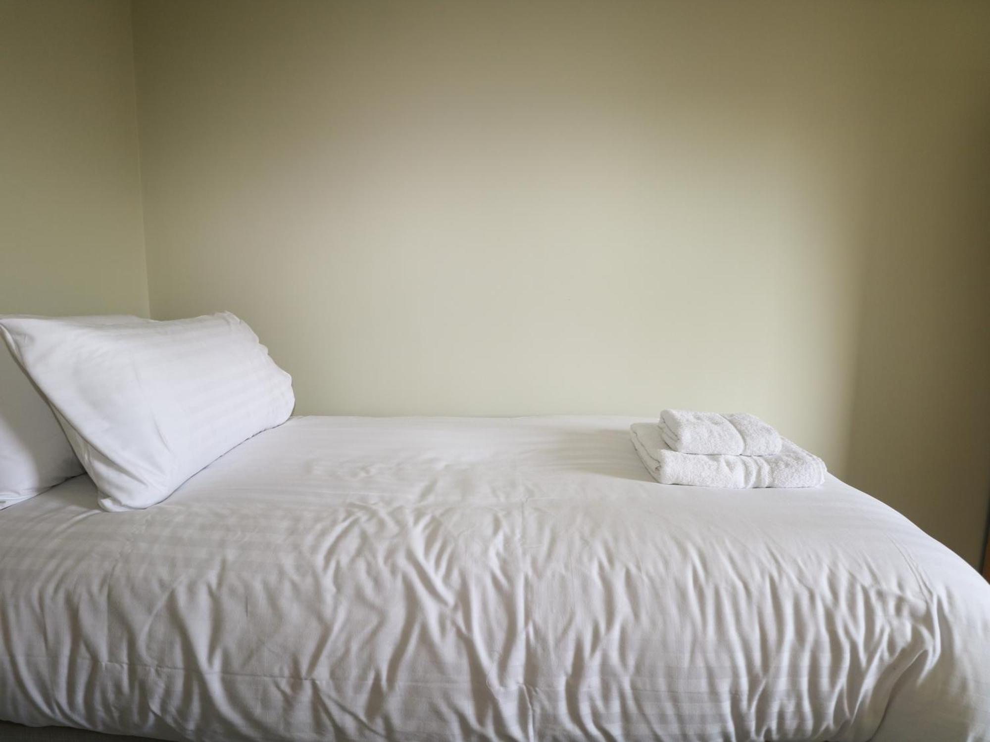 Flat 32 - Marine Court